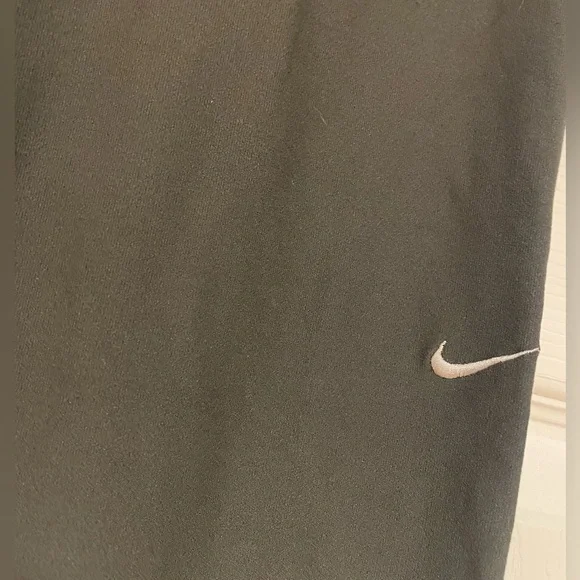 ⭐️3/$15⭐️Nike Charcoal Cropped Leggings - Picture 10 of 10